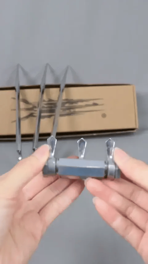 ClawX claws turned in the hand, the hinge opening and closing